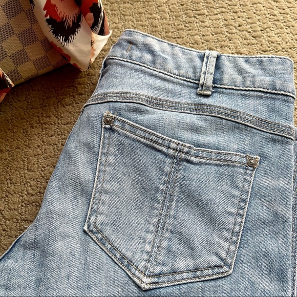 🎉HOST PICK🎉 Free People light wash ankle cut denim jeans - Picture 2 of 10